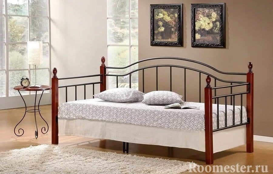 Katil sofa dengan bahagian belakang belakang