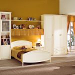 Conjunto de muebles para la habitación de un niño.