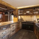 Diseño de cocina estilo chalet