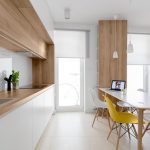 La combinación de madera en la cocina.