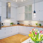 Cocina de esquina blanca
