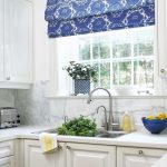 Cortinas romanas para la cocina