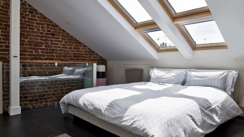 Attic soverom design