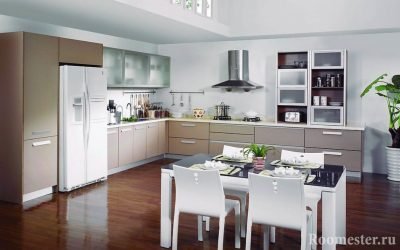 Diseño de una cocina-comedor-sala de estar en una casa privada.
