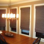 Cortinas de bambú oscuro