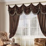 Diseño de ventana con cortinas.