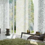 Cortinas japonesas con patrones abstractos