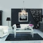 Muebles en blanco y negro en la habitación.