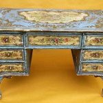 Mesa vintage con motivos