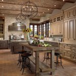 Cocina con interior original.