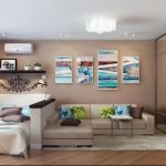 Imagen modular sobre el sofá de la sala de estar.