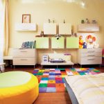 Habitación infantil con interior luminoso.