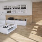 La combinación de blanco y madera en el interior.
