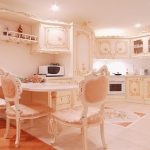 Muebles elegantes en la cocina
