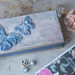 Mariposas en un ataúd