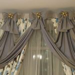 Flores en las cortinas