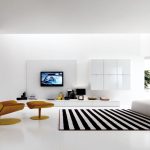 Sillón junto a la estantería
