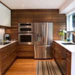 Muebles de madera en la cocina