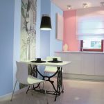 Cocina rosa y azul