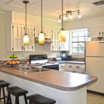 Luces colgantes en la cocina