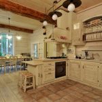 Cocina luminosa de madera