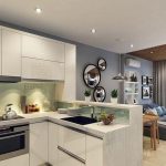 Cocina con muebles blancos
