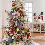 Interior con decoración de año nuevo.