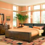 Muebles de madera en el dormitorio