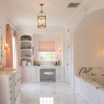 Elegante baño interior