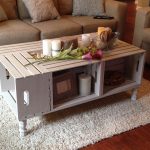 Mesa gris de cajones