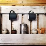 Tazas en un estante