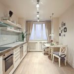 Fotos sobre la mesa en la cocina