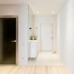 Diferentes pisos en la habitación