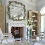 Interior con muebles elegantes.