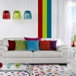 Sala de estar brillantemente decorada