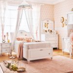 Hermoso interior de una guardería para una niña