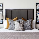 Cuadros a la cabecera de la cama