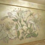 Flor en la pared