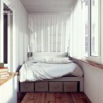 Cama en el balcón