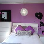 Amapolas en el papel de la habitación