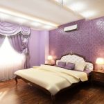 Papel tapiz morado en el dormitorio