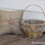 Almohada de arpillera y cesta