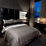 Interior de dormitorio masculino