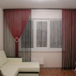 Sala de estar con sofá blanco