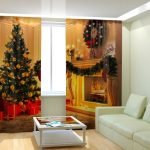 Sofá blanco, mesa y cortinas de año nuevo en el interior.