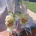 Ramos de flores en los vasos.