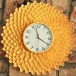 Pared de ladrillo con reloj