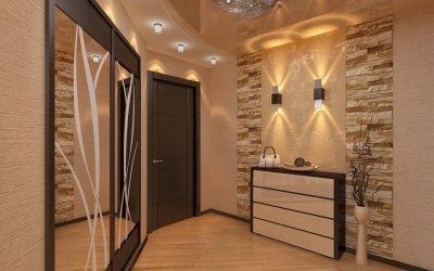 Diseño del hall de entrada y del interior del corredor en un área pequeña.