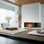 Sillón inusual junto a la chimenea