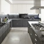Encimeras de mármol en la cocina.
